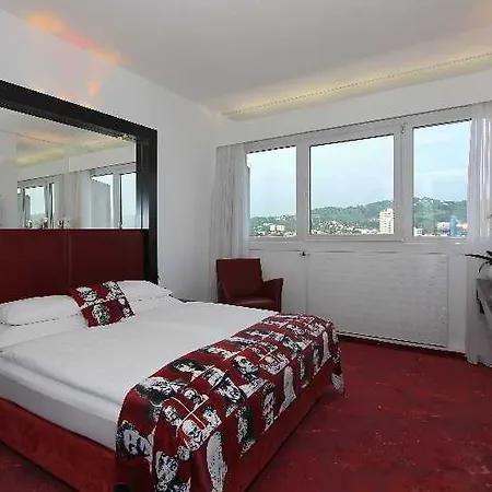 Hotel Arcotel Nike - An Der Donau 4*