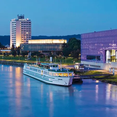 Arcotel Nike Отель